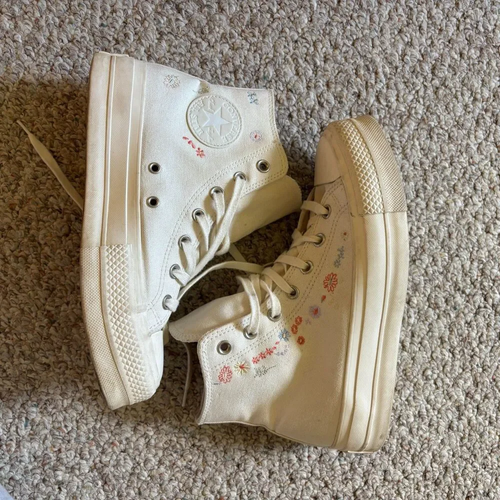 Converse Chuck Taylor All Star Lift Platform Embroidered Floral Women's Size 8